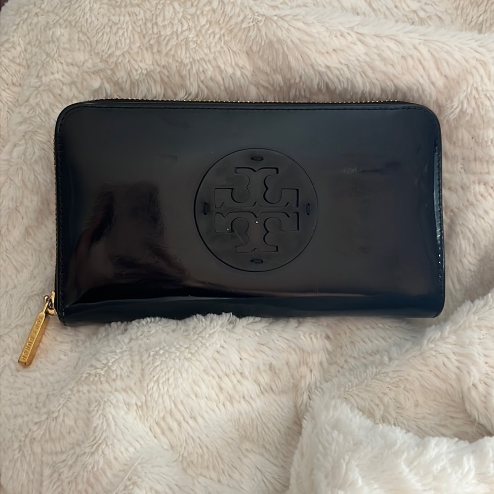 Tory Burch Patent Leather Zip Around Wallet